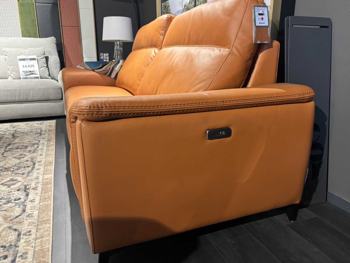 Cuore Recliner Sofa Ex-Display